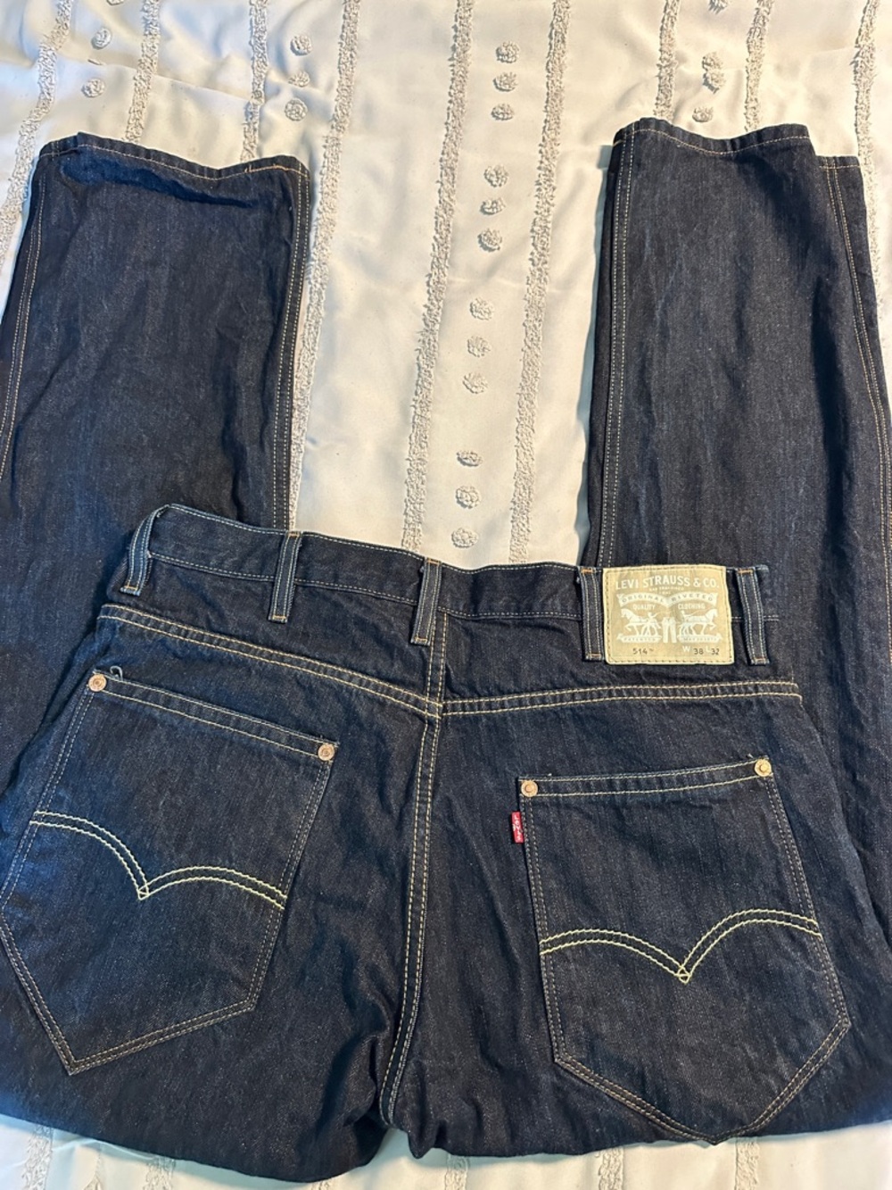 Levi's Men's Straight Leg Jeans in Dark Indigo New without tags 38x32